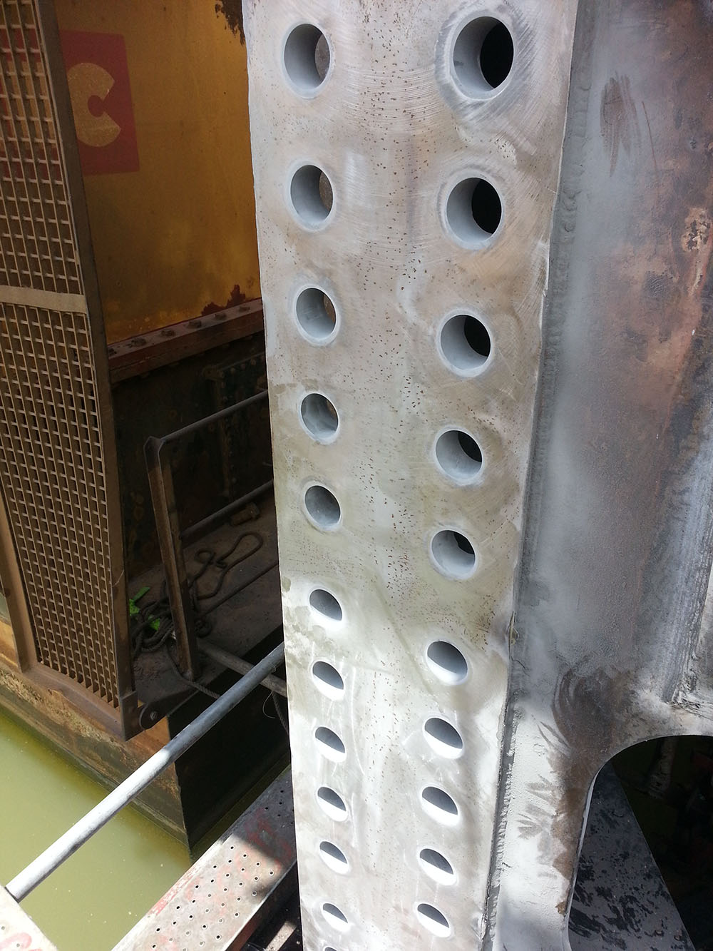 drege-bulkhead-holes